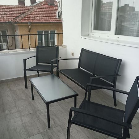 Yanakiev'S Central Apartment Бургас Екстериор снимка