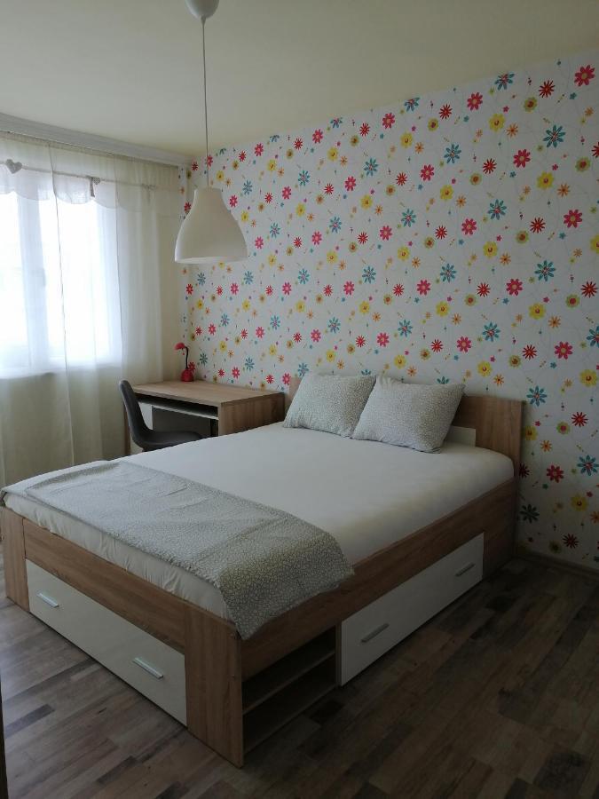 Yanakiev'S Central Apartment Бургас Екстериор снимка