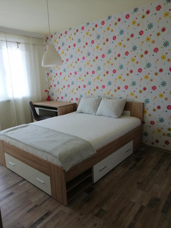 Yanakiev'S Central Apartment Бургас Екстериор снимка