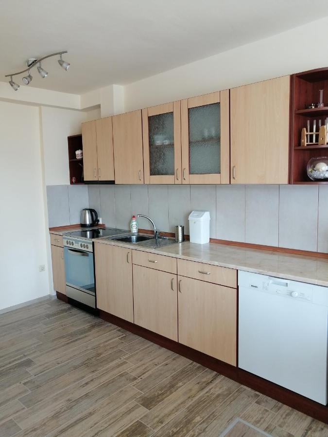 Yanakiev'S Central Apartment Бургас Екстериор снимка